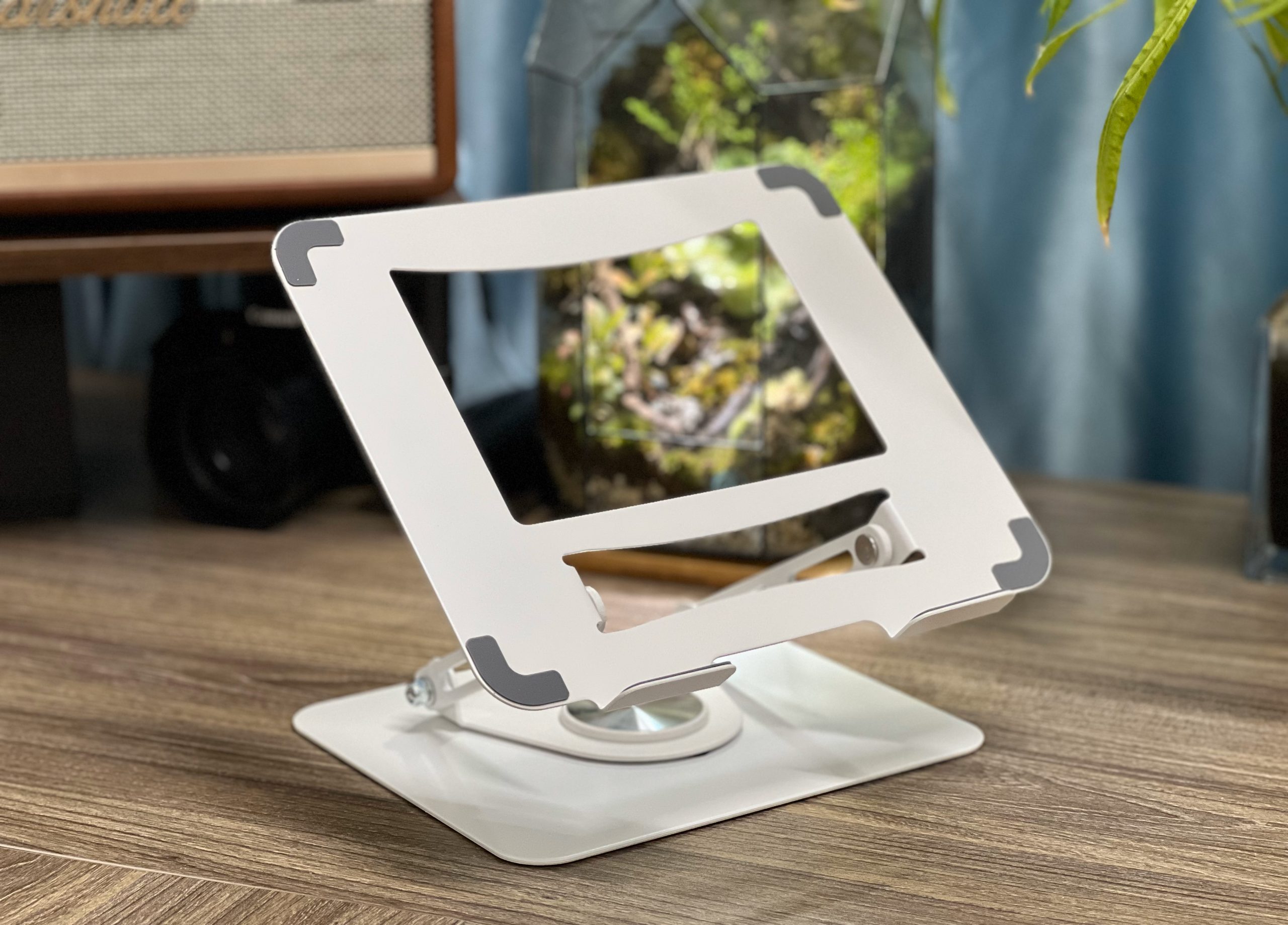 Giá đỡ Laptop/Macbook/Ipad/Tabblet E606 Đế Xoay 360 độ, Hợp Kim Thép Màu Trắng