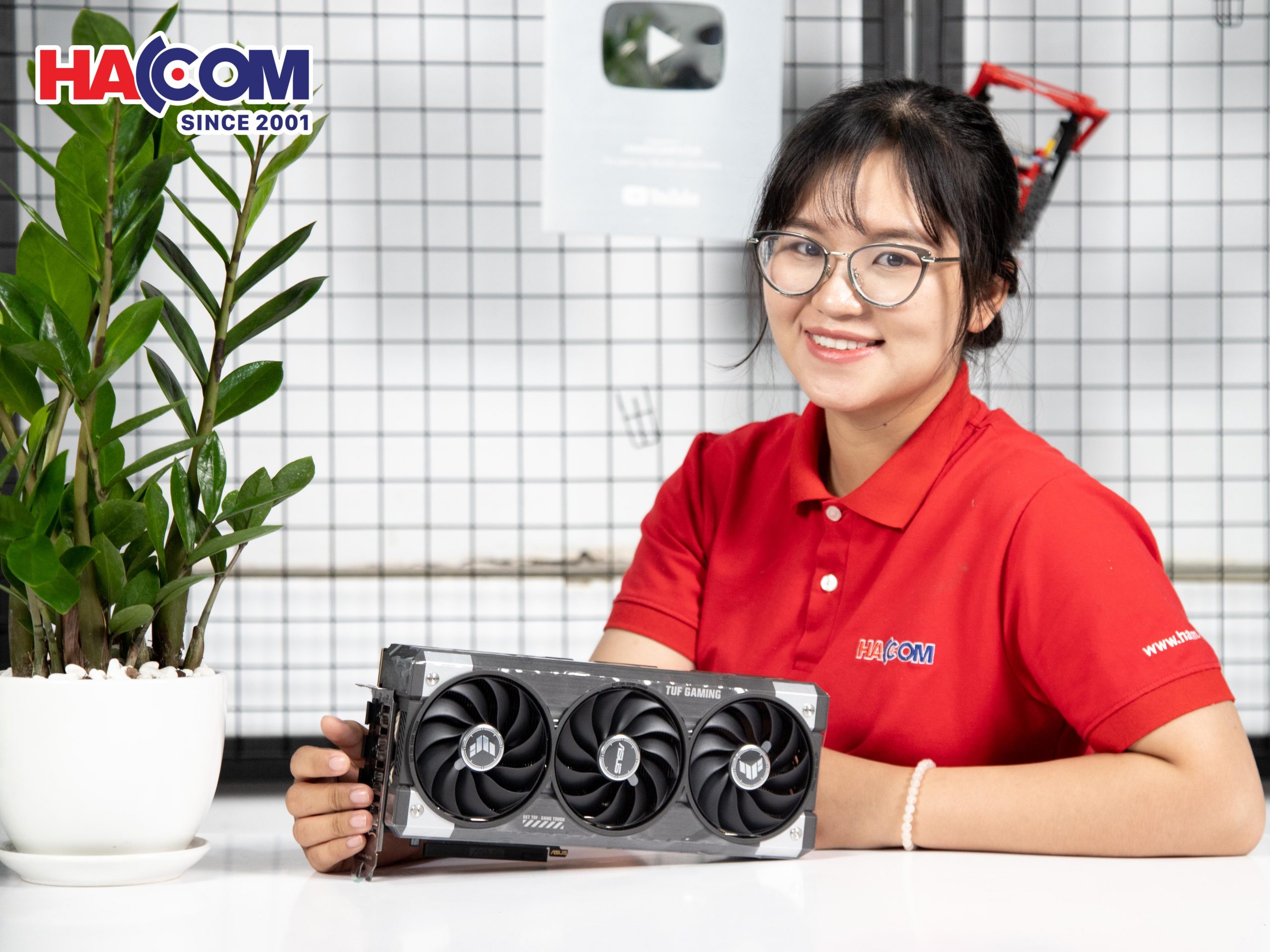 Card màn hình Asus TUF RTX 5060 8G GAMING OC GDDR7 (TUF_RTX5060-O8G-GAMING)